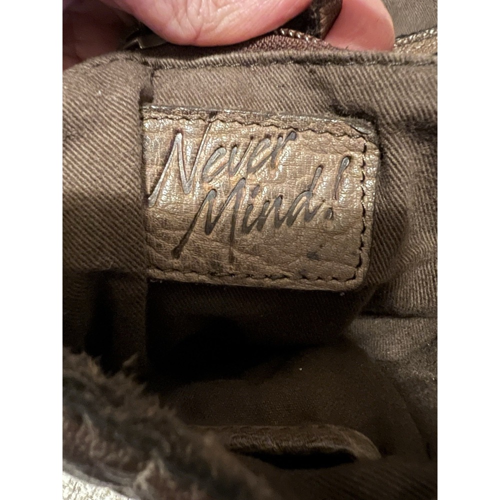 Never Mind Vintage Handmade Genuine Cowhide Leather Woman's Crossbody Bag - Picture 5 of 13